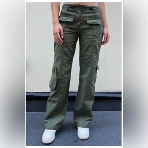 BRANDY MELVILLE KIM CARGO PANTS
